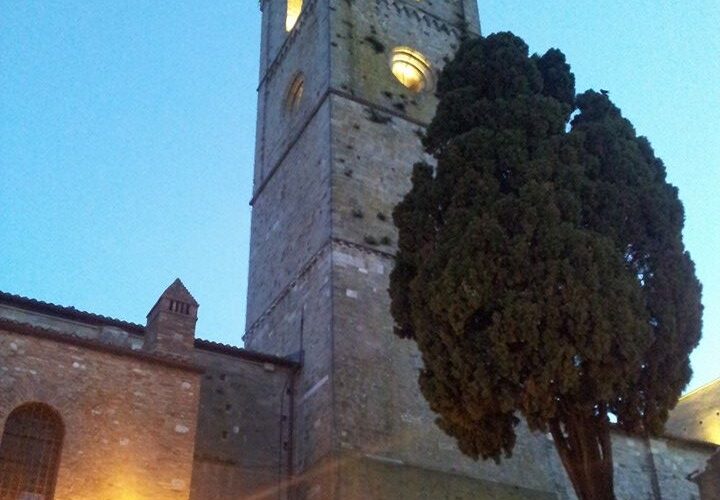 Campanile della cattedrale di Atri al tramonto